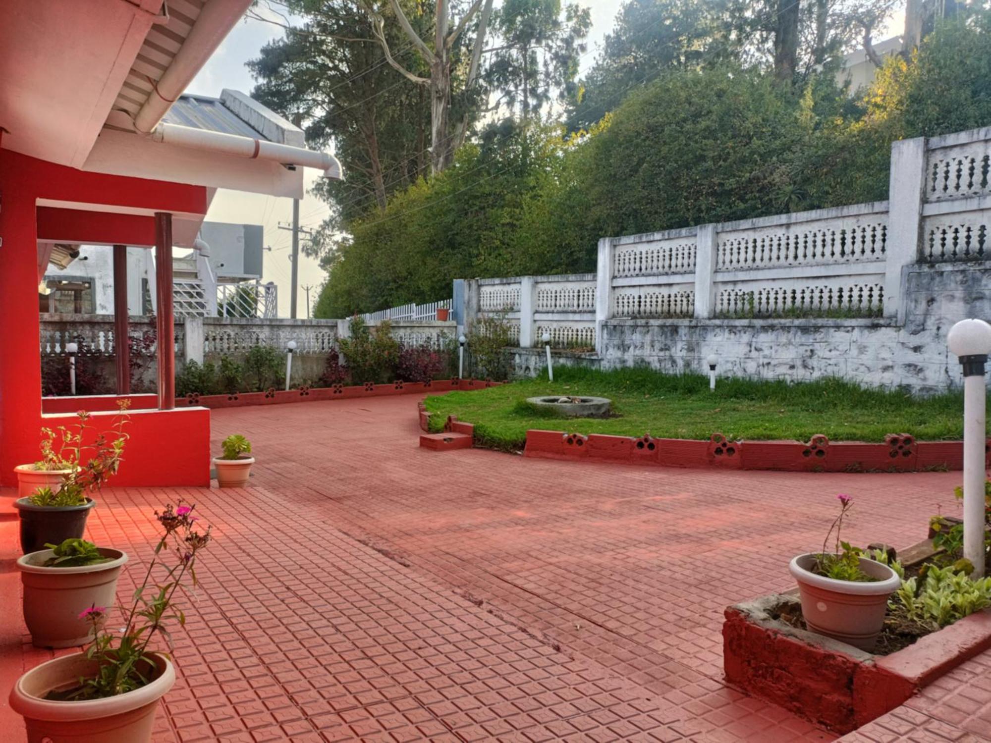 Queens Cottage - Individual Cottage Ooty Buitenkant foto